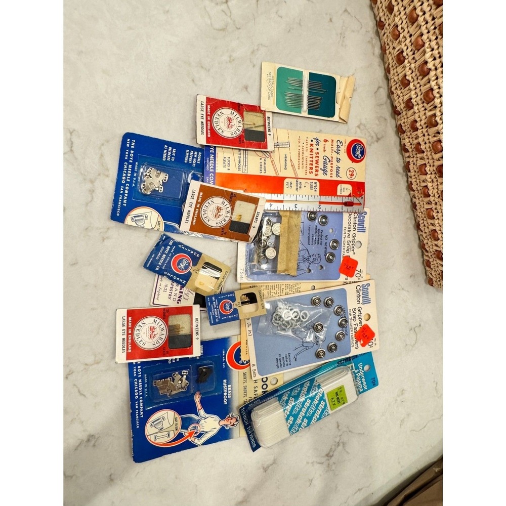 Vintage Sewing Basket Kit Wicker Box w Supplies Needles Thread Buttons Crochet - Picture 8 of 10